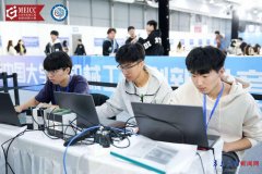 机电工程学院学生正在2025年中国大学朝气